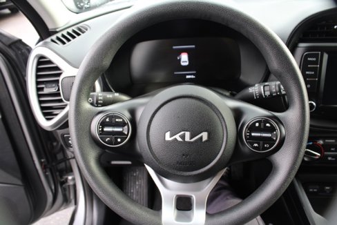 Used 2023 Kia Soul LX image 13