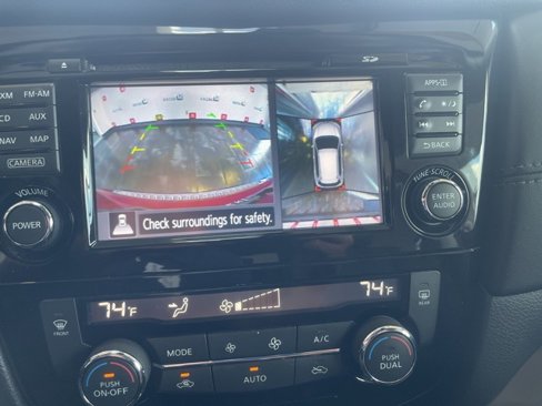 Used 2017 Nissan Rogue SL image 22