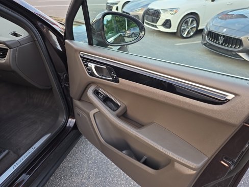 Used 2017 Porsche Macan S image 39