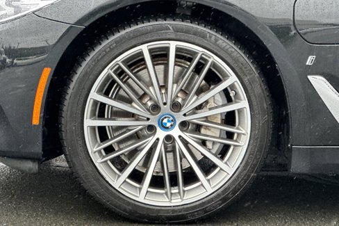 Used 2019 BMW 530e w/ Convenience Package image 26