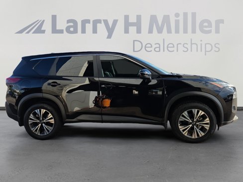 Used 2022 Nissan Rogue SV image 6