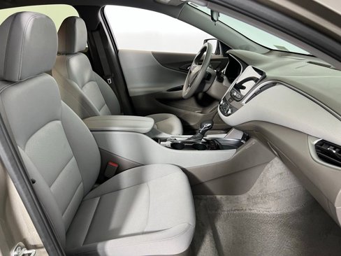 Used 2025 Chevrolet Malibu LT image 32