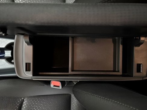 Used 2021 Toyota Prius L Eco image 25