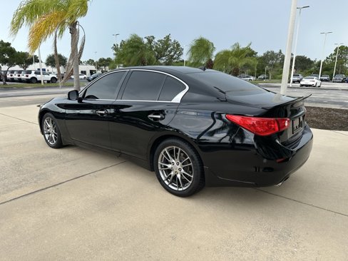 Used 2017 INFINITI Q50 Signature Edition w/ All Weather Package (L93) image 6