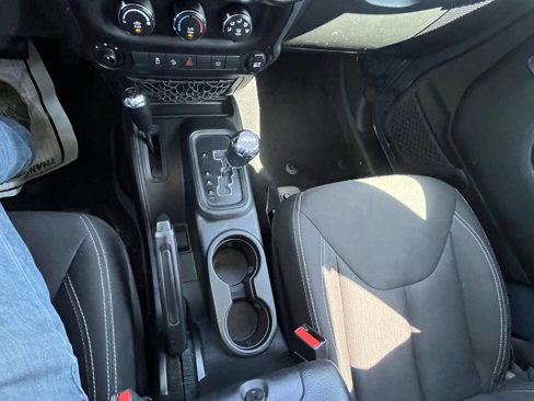 Used 2017 Jeep Wrangler Unlimited Sahara w/ Connectivity Group image 24