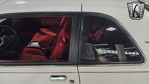 Used 1988 Ford Thunderbird image 11