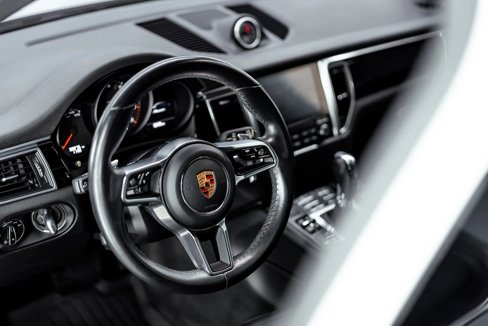 Used 2017 Porsche Macan image 24