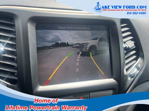 Used 2017 Jeep Cherokee Limited image 34