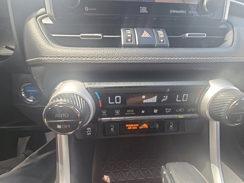 Used 2019 Toyota RAV4 Limited image 20