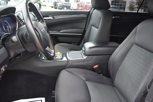 Used 2020 Chrysler 300 Touring w/ Driver Convenience Group image 14