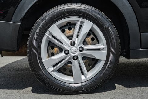 Used 2020 Nissan Kicks S image 19