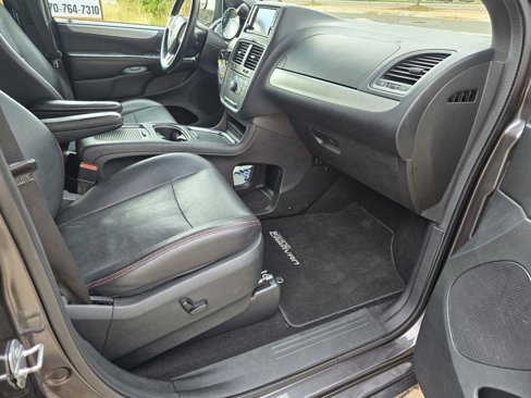 Used 2017 Dodge Grand Caravan GT image 34