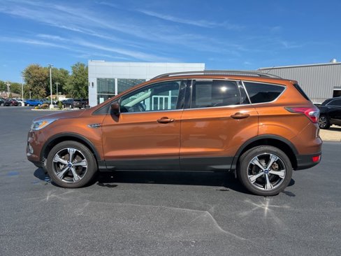 Used 2017 Ford Escape SE w/ Equipment Group 201A image 4