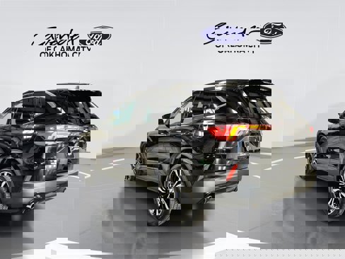 Used 2022 Ford Escape SE w/ SE Sport Appearance Package image 6