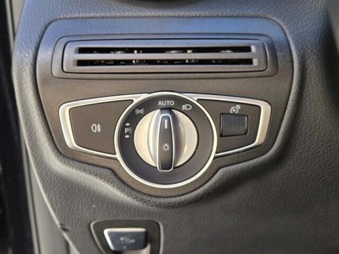 Used 2021 Mercedes-Benz GLC 300 image 24