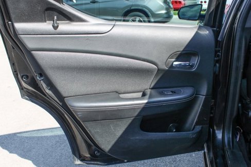 Used 2013 Dodge Avenger SE image 32