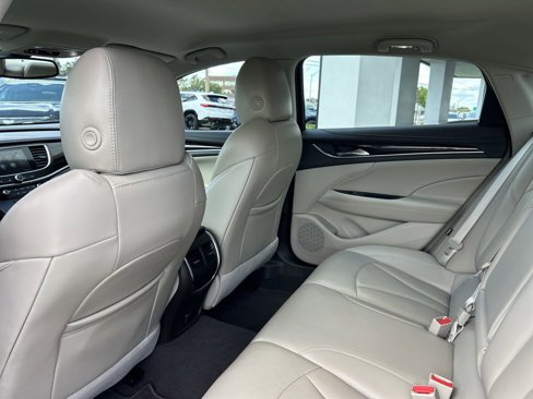 Used 2017 Buick LaCrosse Essence image 16