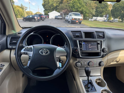 Used 2013 Toyota Highlander Plus image 27