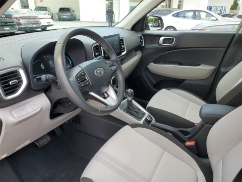 Certified 2023 Hyundai Venue SEL image 13