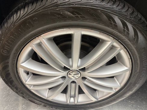 Used 2010 Volkswagen Tiguan SEL image 24