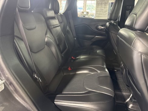Used 2019 Jeep Cherokee Limited image 42