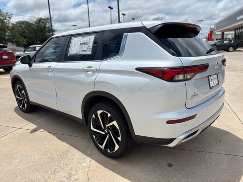 Used 2024 Mitsubishi Outlander SE image 5
