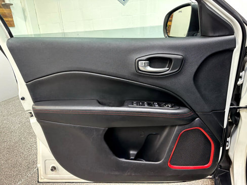 Used 2019 Jeep Compass Trailhawk image 12