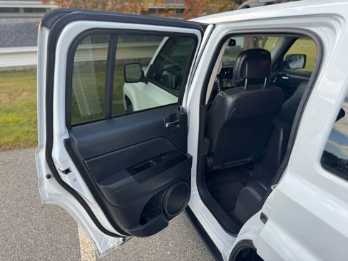 Used 2015 Jeep Patriot High Altitude image 14