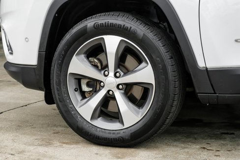 Used 2021 Jeep Cherokee Limited image 66