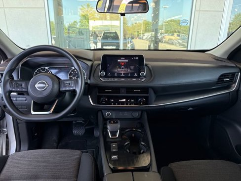 Used 2023 Nissan Rogue SV image 12