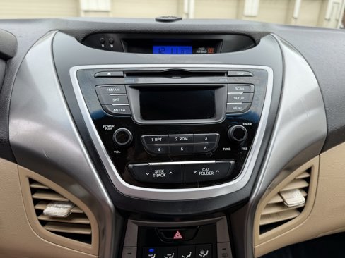 Used 2013 Hyundai Elantra GLS image 18