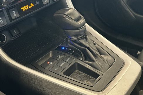 Certified 2022 Toyota RAV4 XLE image 30