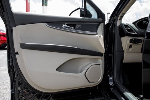 Used 2019 Lincoln Nautilus Select image 24