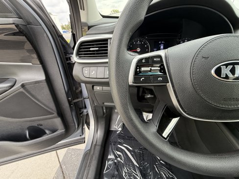 Used 2020 Kia Sorento LX image 21