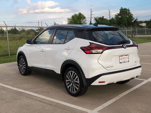 Certified 2021 Nissan Kicks SV w/ Interior Electronics Package image 7
