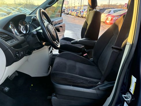 Used 2014 Dodge Grand Caravan SE image 19