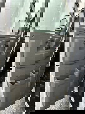 Used 2018 Chevrolet Express 2500 Extended image 9