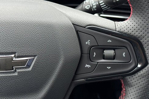 New 2025 Chevrolet Trax RS w/ Driver Confidence Package image 30