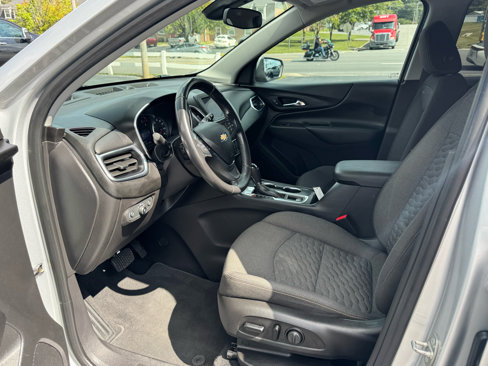 Used 2021 Chevrolet Equinox LT w/ Driver Convenience Package image 15