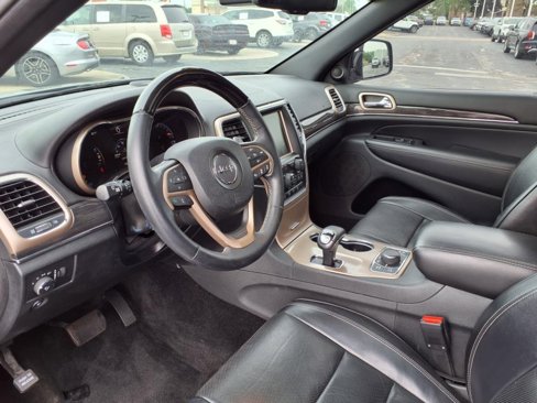 Used 2015 Jeep Grand Cherokee Overland w/ Advanced Technology Group image 8