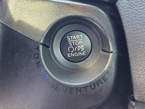 Used 2021 Jeep Renegade Latitude w/ Sun & Sound Group image 24
