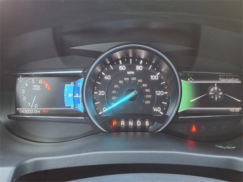 Used 2017 Ford Explorer XLT w/ Equipment Group 202A image 39