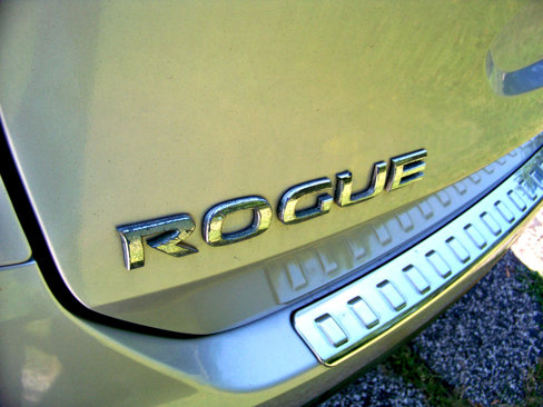 Used 2014 Nissan Rogue SV image 38