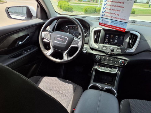 Used 2024 GMC Terrain SLE image 11