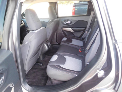 Used 2017 Jeep Cherokee Sport w/ Cold Weather Group image 6