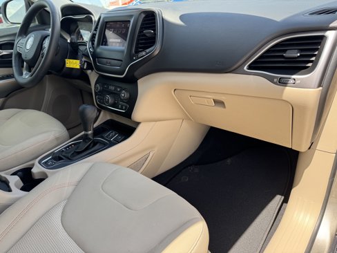 Used 2020 Jeep Cherokee Latitude image 13