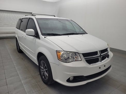 Used 2017 Dodge Grand Caravan SXT image 13