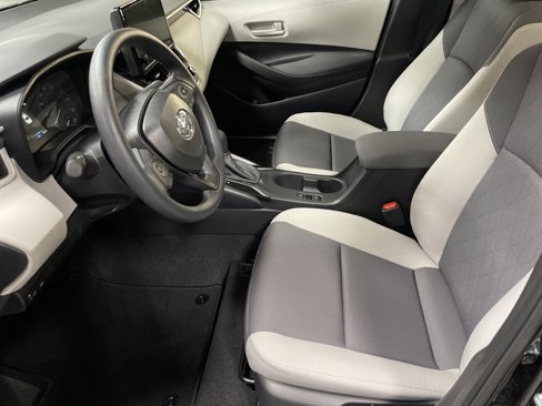 Used 2025 Toyota Corolla LE image 16