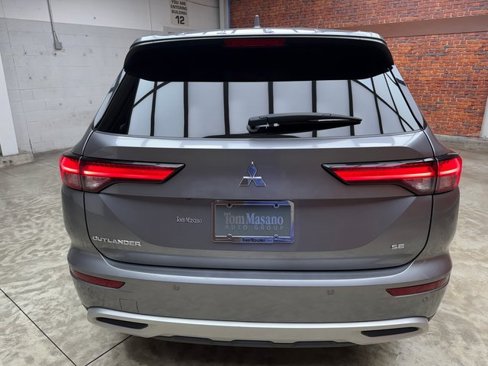 Used 2022 Mitsubishi Outlander SEL Black Edition image 4