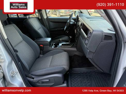 Used 2010 Jeep Commander Sport image 17